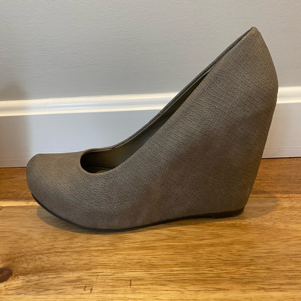 Wedges - Picture 5 of 5